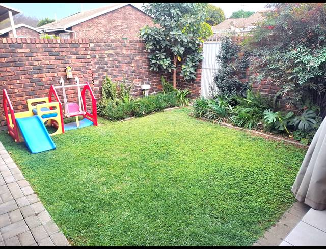 2 BEDROOM TOWNHOUSE FOR SALE IN DUNCANVILLE